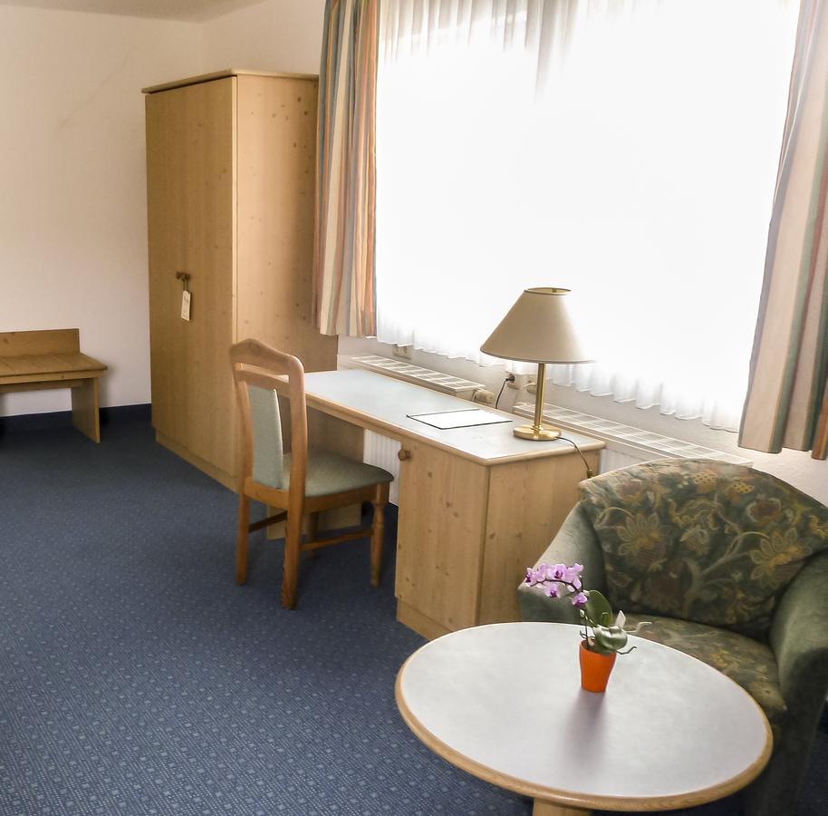 Hotel Zur Werra Schmalkalden Bagian luar foto