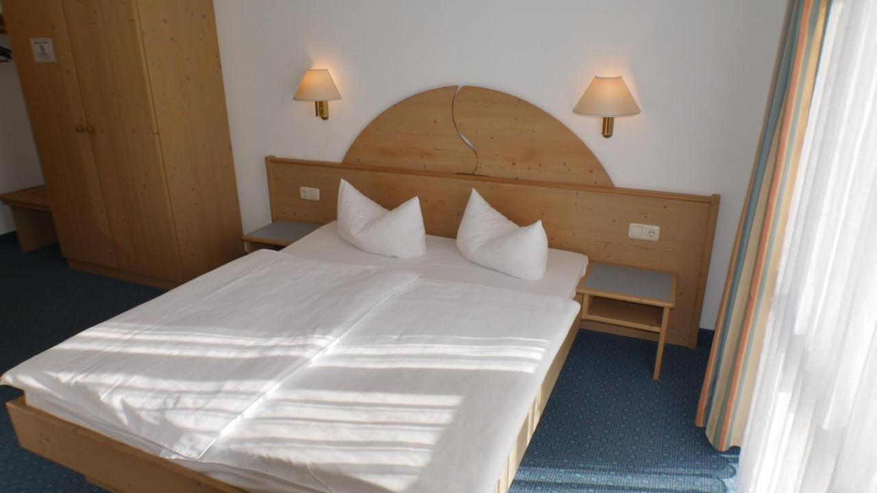 Hotel Zur Werra Schmalkalden Bagian luar foto